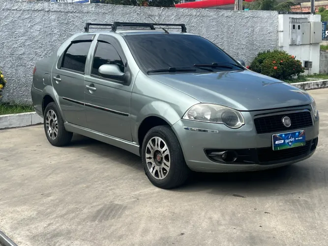 Fiat Siena Essence 1.6 Flex 16V 4P 2011