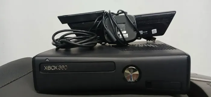 XBOX 360 + Kinect + Zoom sem controle