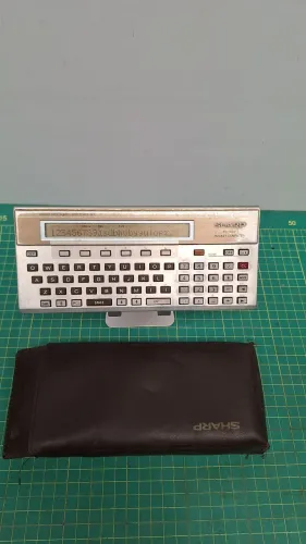 Sharp PC-1500 foi um computador de bolso produzido pela Sharp entre 1981 e 1985