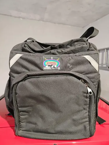 Vendo bag guerreiros da rua, bag está nova usada poucas vezes!