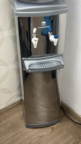 Bebedouro de Coluna Inox Karina K10 - Água Gelada / Natural (127V) - Excelente Estado