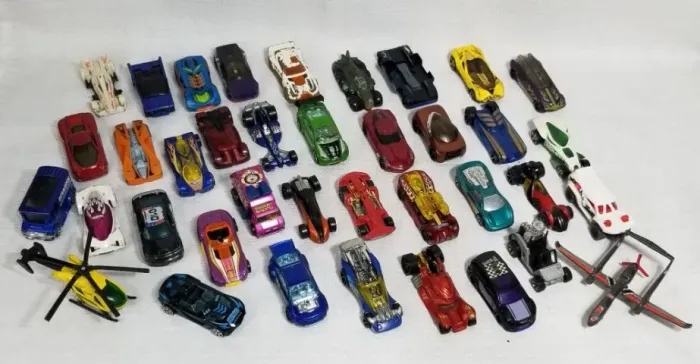Hot Wheels Lotão 36 unidades (ler descrição)