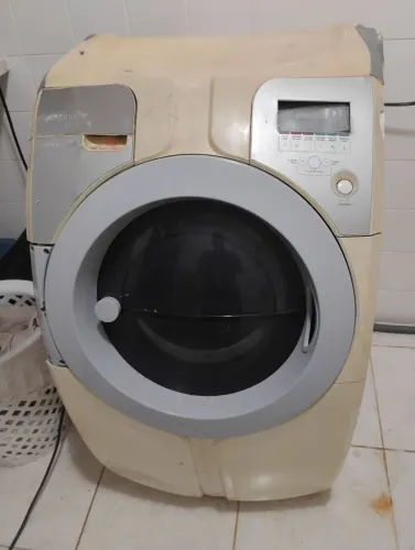 Máquina de lavar e secar e 2 fornos microondas