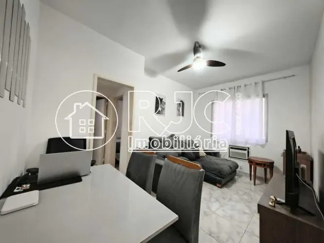 Apartamento : Padrão / Residencial / Vila Isabel