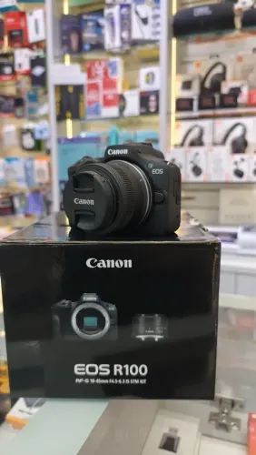Câmera fotográfica Canon R100 Lacrada em Florianópolis Centro
