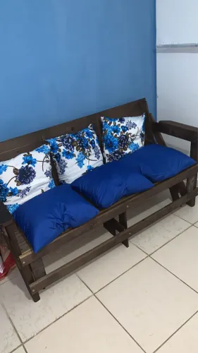 SOFÁ EXTERNO QUE VIRA MESA