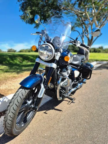 Royal Enfield Super Meteor celestial blue