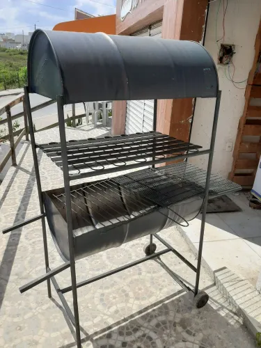Churrasqueira nova.