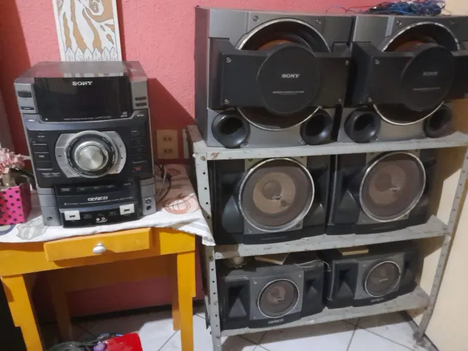 Som Sony 6cx relíquia.