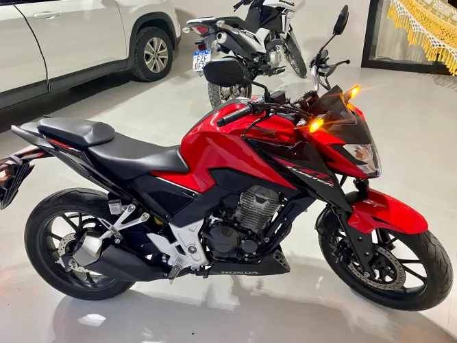 Honda CB300F TWISTER CBS