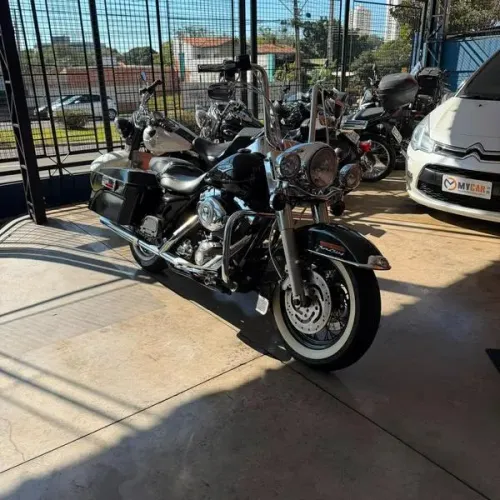 HARLEY-DAVIDSON ROAD KING CLASSIC FLHRC 2007