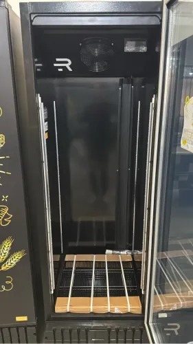 Cervejeira 570 litros porta de vidro nova 