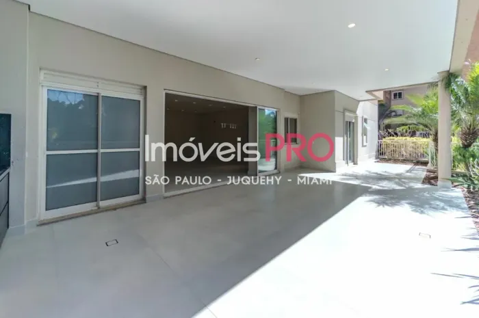 Apartamento reformado a venda em Tambore - Alphaville no Centro Empresarial, 223m2, 3 suit