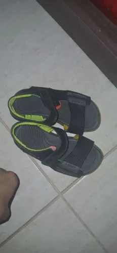 Tênis e sandália infantil número 29