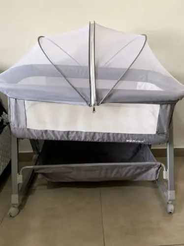 Berço portátil de acoplar na cama, balanço, desapego