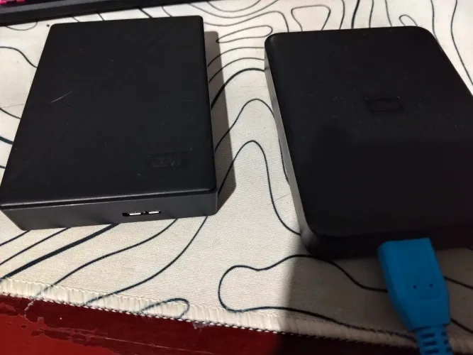 Dois HDs externo