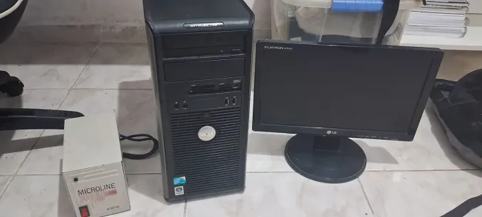 Computador de Escritório- Gabinete, Monitor e Filtro de linha