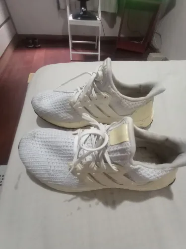 Tênis Adidas Ultra boost..