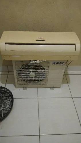 Vende se ar-condicionado