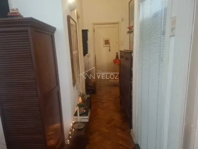 Apartamento : / Residencial / Glória