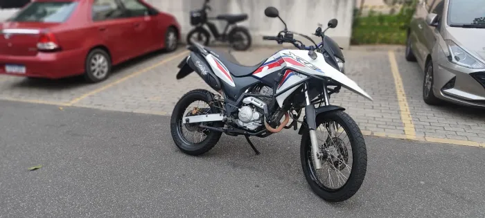 XRE 300 rally (capitão América)