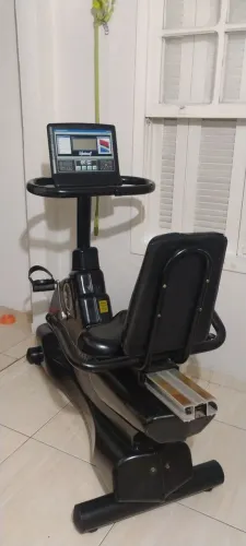 Bicicleta ergométrica em bom estado