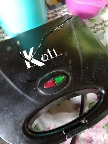 Sanduícheira kite funcionando mas c varias
