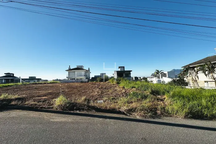 Terreno com 399m² na Pedra Branca