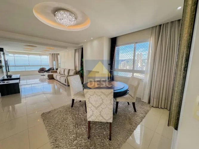 Cobertura Duplex Frente Mar para Locação em Balneário Camboriú