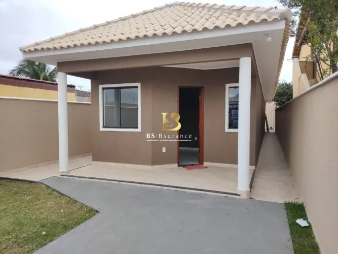 BS IMOBILIÁRIA VENDE CASA: DE 3 QUARTOS 1 SUITE TODA EM FINO ACABAMENTO.