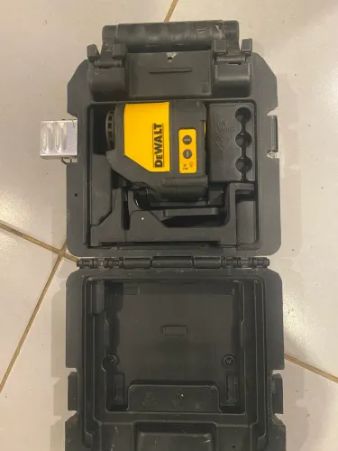 Nível a laser dewalta excelente estado