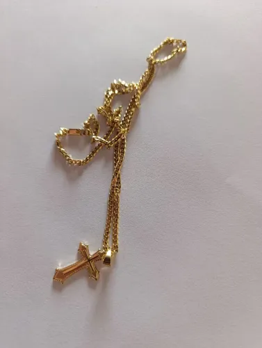 Cordão de moeda antiga com banho 18 K mais verniz