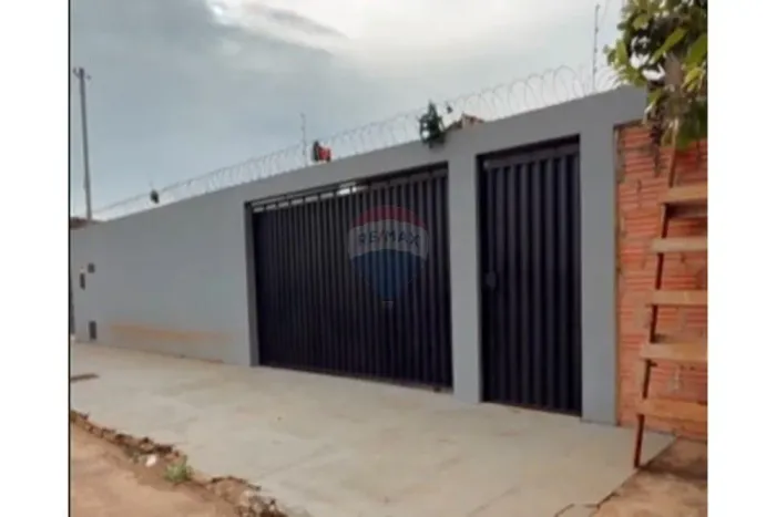 Casa Ampla com 3 Suítes e Churrasqueira!