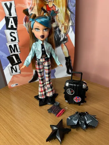 Bratz Yasmin Pretty n Punk completa 