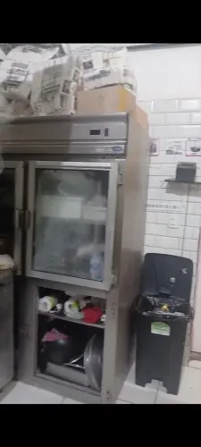 FREEZER EXPOSITOR 4 PORTAS