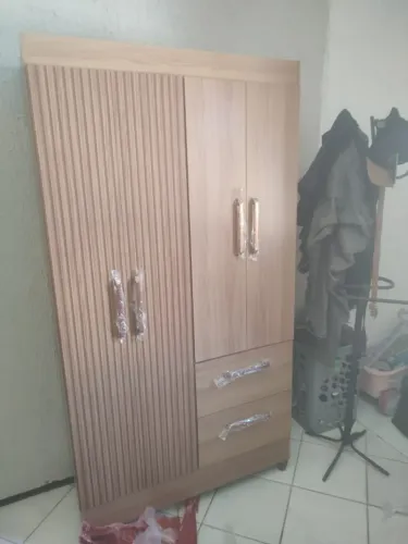 Chegou o Guarda-Roupa que Une Amplo Espaço e Entrega Rápida