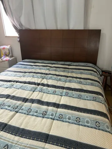 Cama queen e colchão super conservados