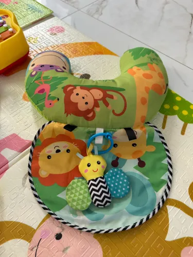 Tapete e almofada infantil
