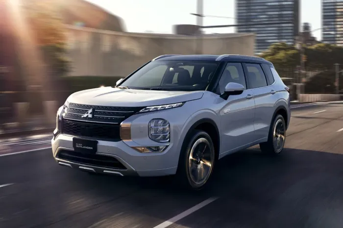 Mitsubishi Outlander Signature 2.4 4X4 AUT (híb) 2026