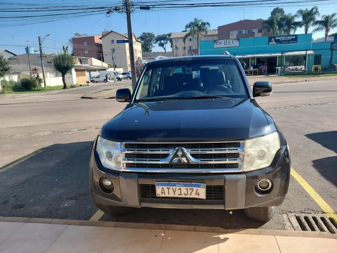Mitsubishi Pajero HPE Full 3.2 4X4 T.i.dies. 5P AUT 2010