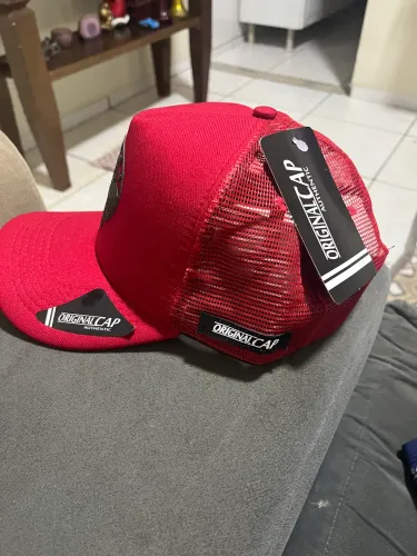 BONÉ DA MARCA HURLEY