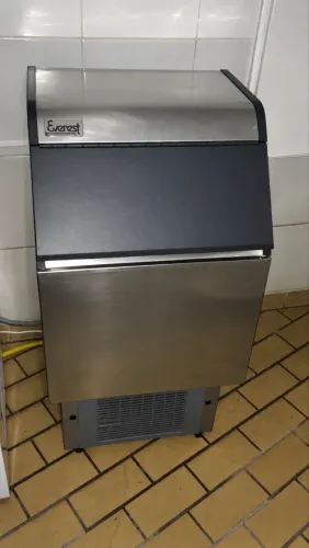 Maquina de gelo EGC 75 Everest