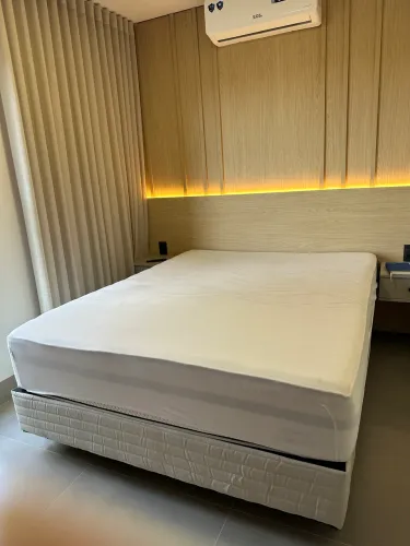 Cama Queen Ortobom + Base/Sommier ? Semi Nova