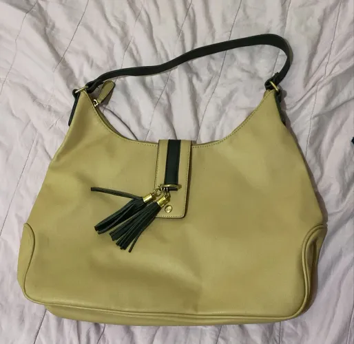 Bolsa e outros itens