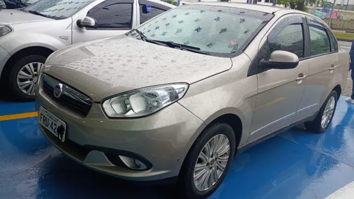 Fiat Grand Siena Essence 1.6 Flex 16V 2014