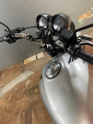 Vendo moto 150