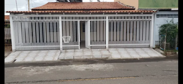 Alugo casa da frente no Recanto das Emas