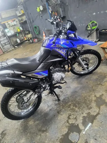 Yamaha Crosser 150 - Econômica, Confortável e Pronta para Qualquer Caminho!