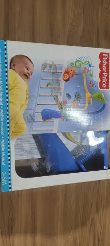 Mobile musical bebê 