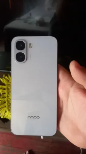 Vende se um celular